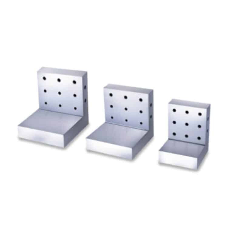 Plaques à angle droit